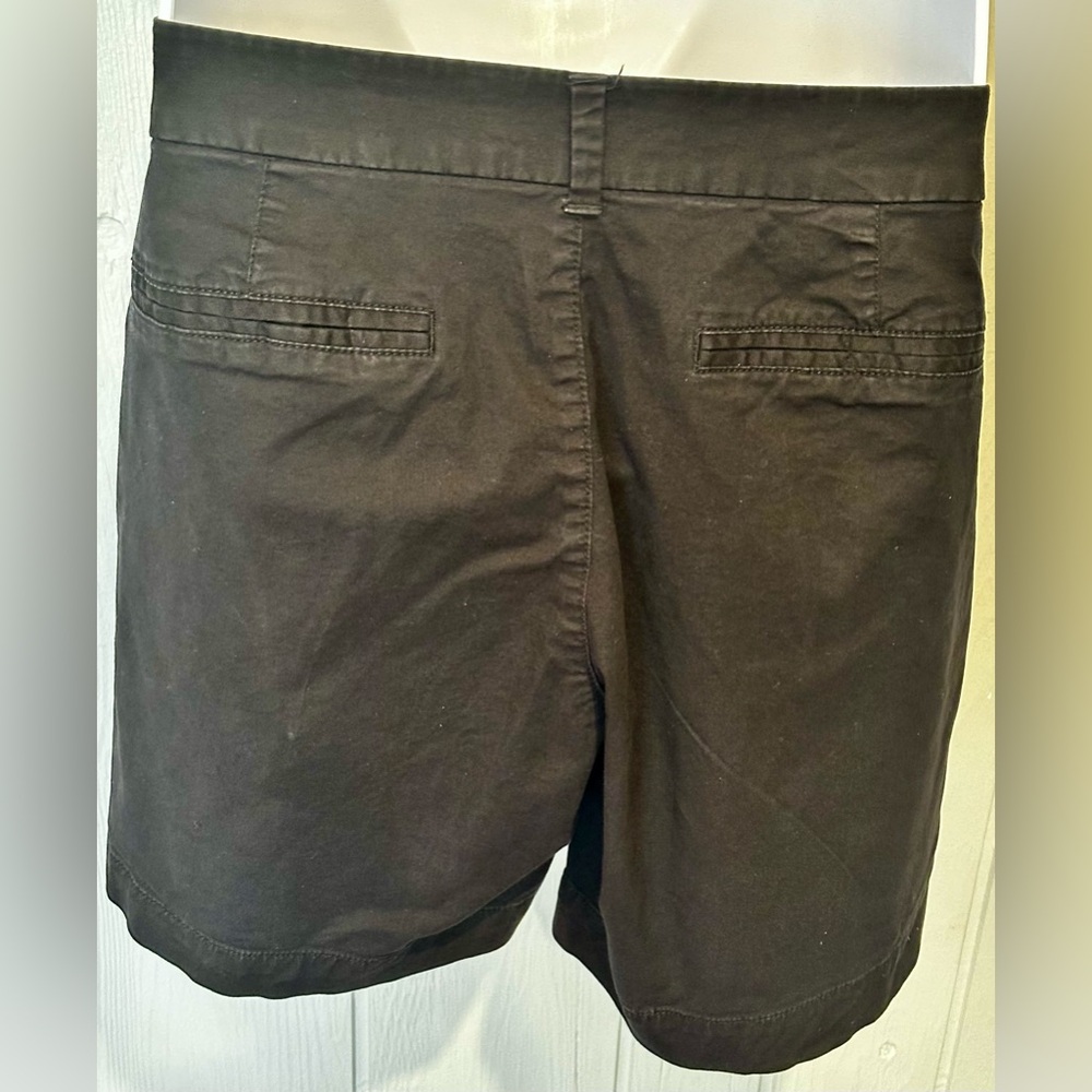 Old Navy Women's Black Everyday Shorts - Picture 6 of 6